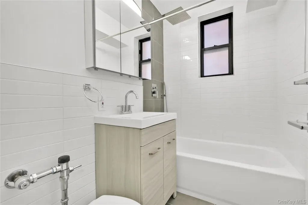 10 E 43rd Street Brooklyn NY 11203