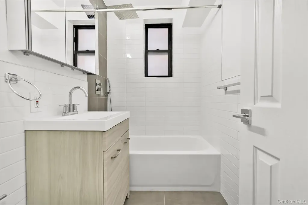 10 E 43rd Street Brooklyn NY 11203