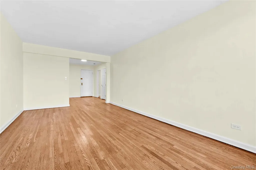 10 E 43rd Street Brooklyn NY 11203