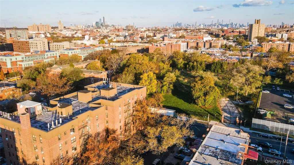 10 E 43rd Street Brooklyn NY 11203