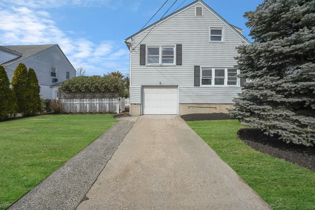 163 Wright Avenue Malverne NY 11565