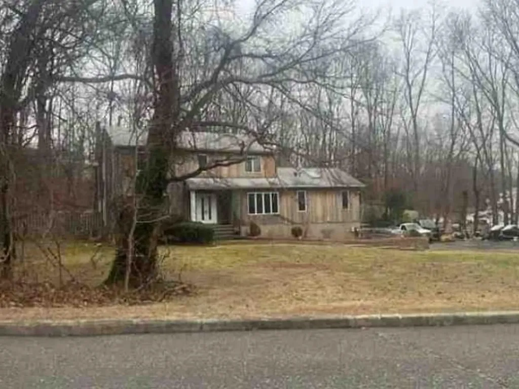 3 Jacobs Path Melville NY 11747