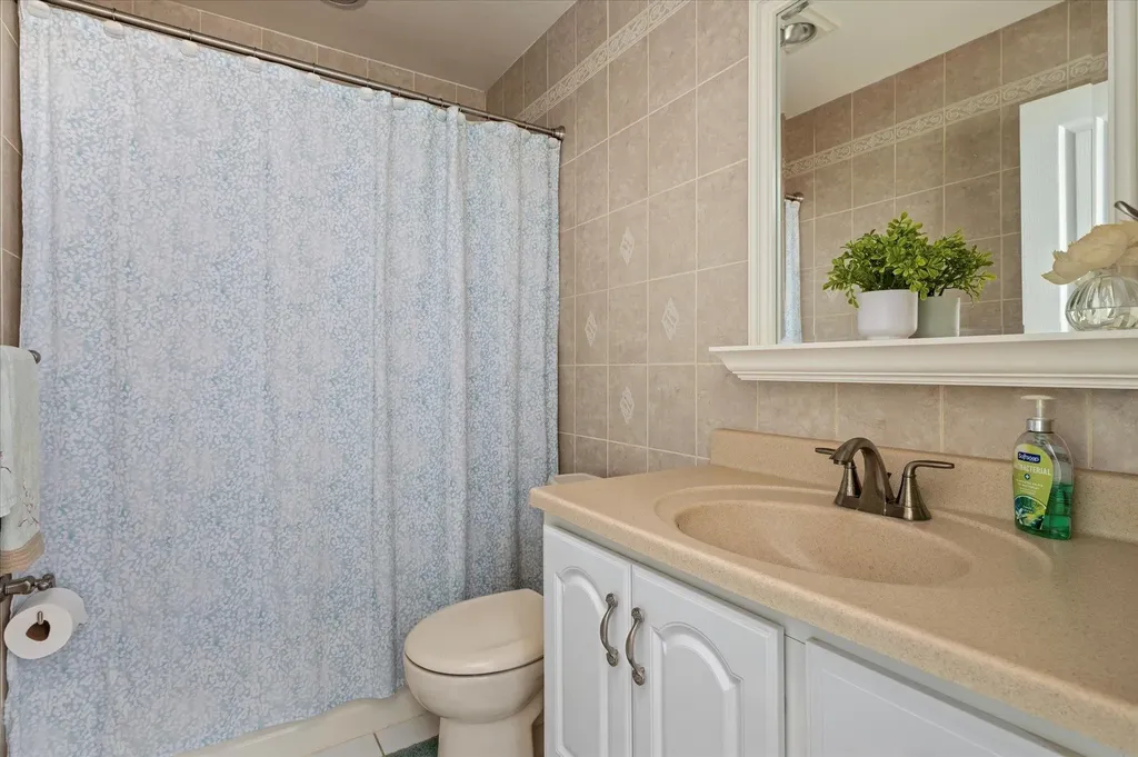 94 Lone Oak Path Smithtown NY 11787