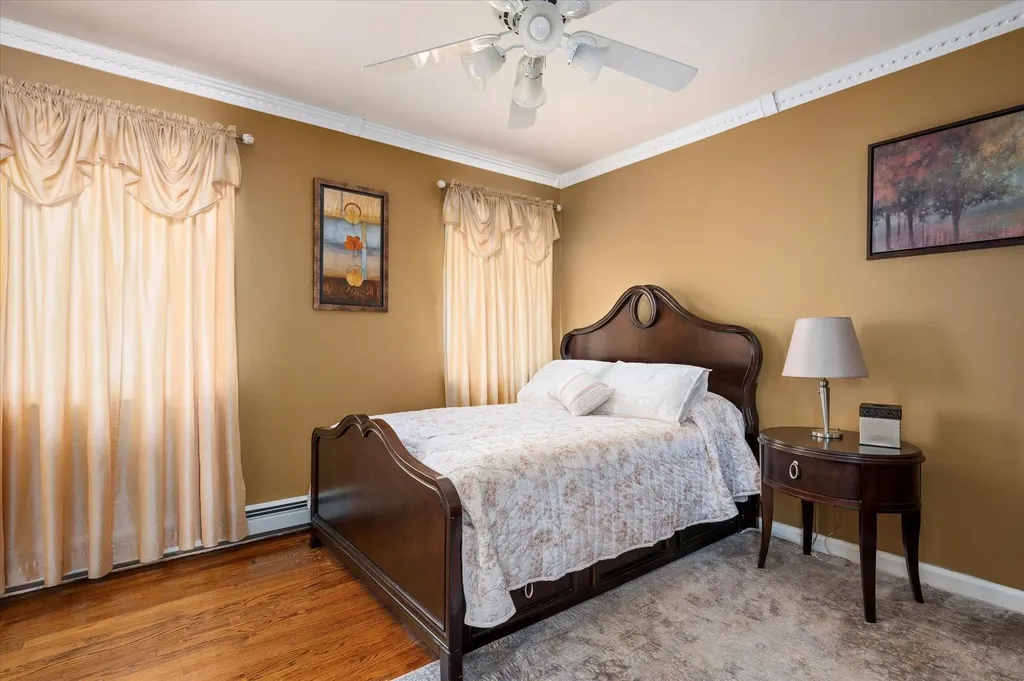94 Lone Oak Path Smithtown NY 11787