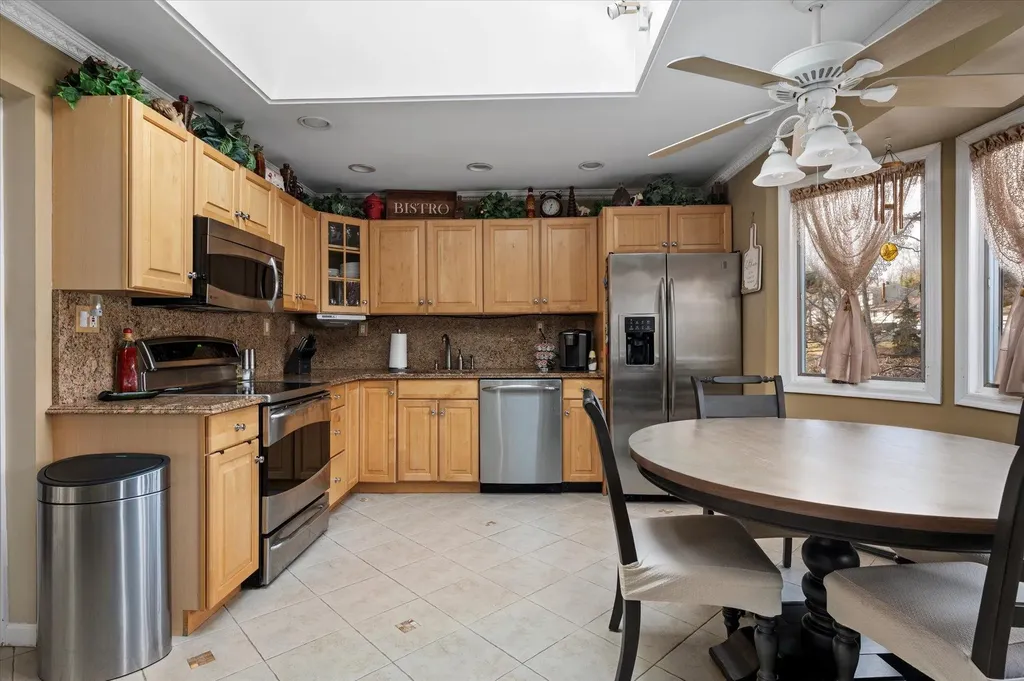 94 Lone Oak Path Smithtown NY 11787