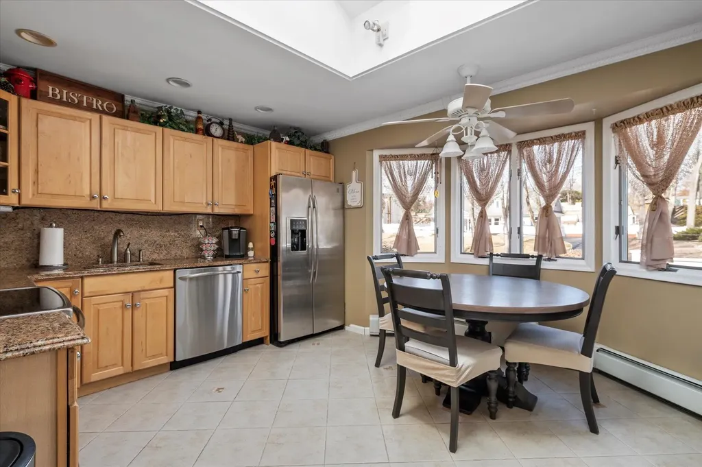 94 Lone Oak Path Smithtown NY 11787