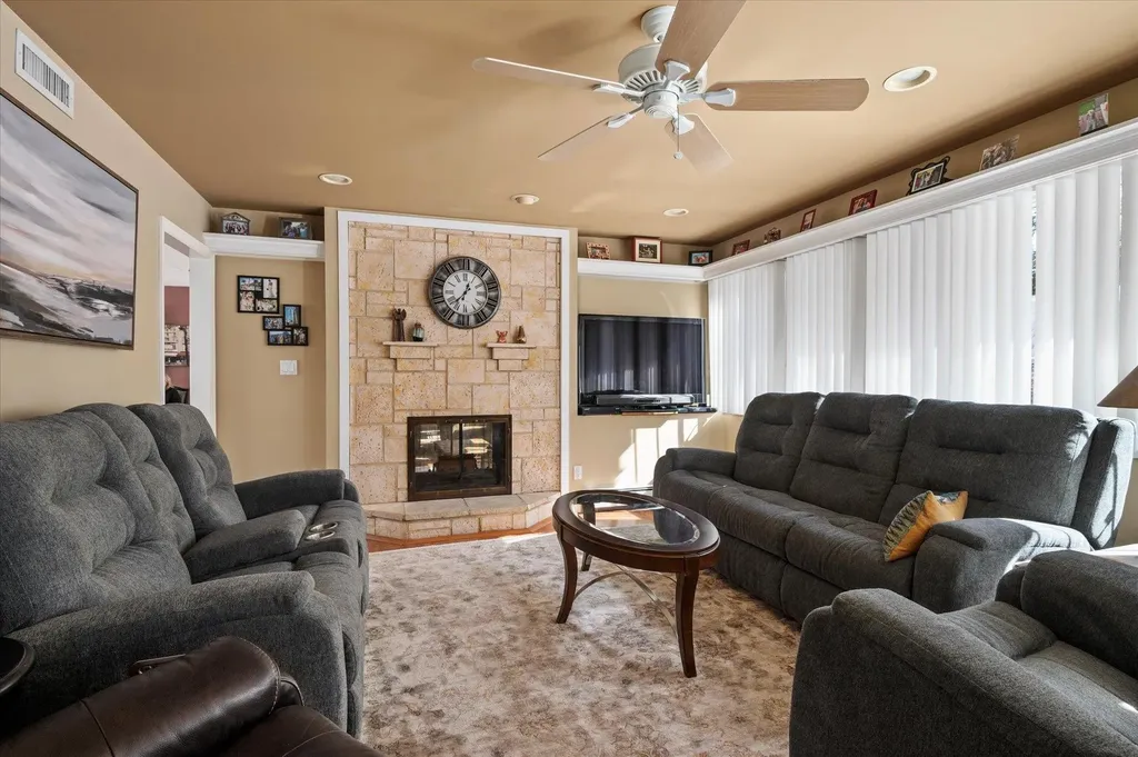 94 Lone Oak Path Smithtown NY 11787