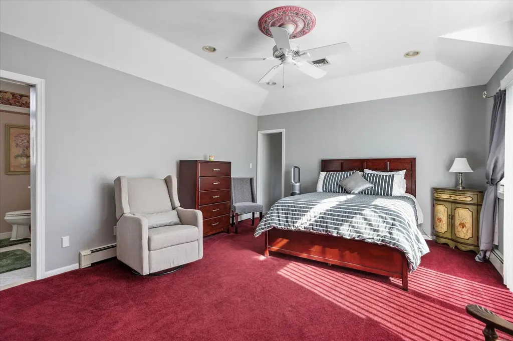 94 Lone Oak Path Smithtown NY 11787