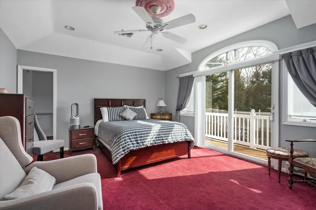 94 Lone Oak Path Smithtown NY 11787