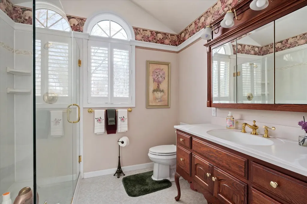 94 Lone Oak Path Smithtown NY 11787