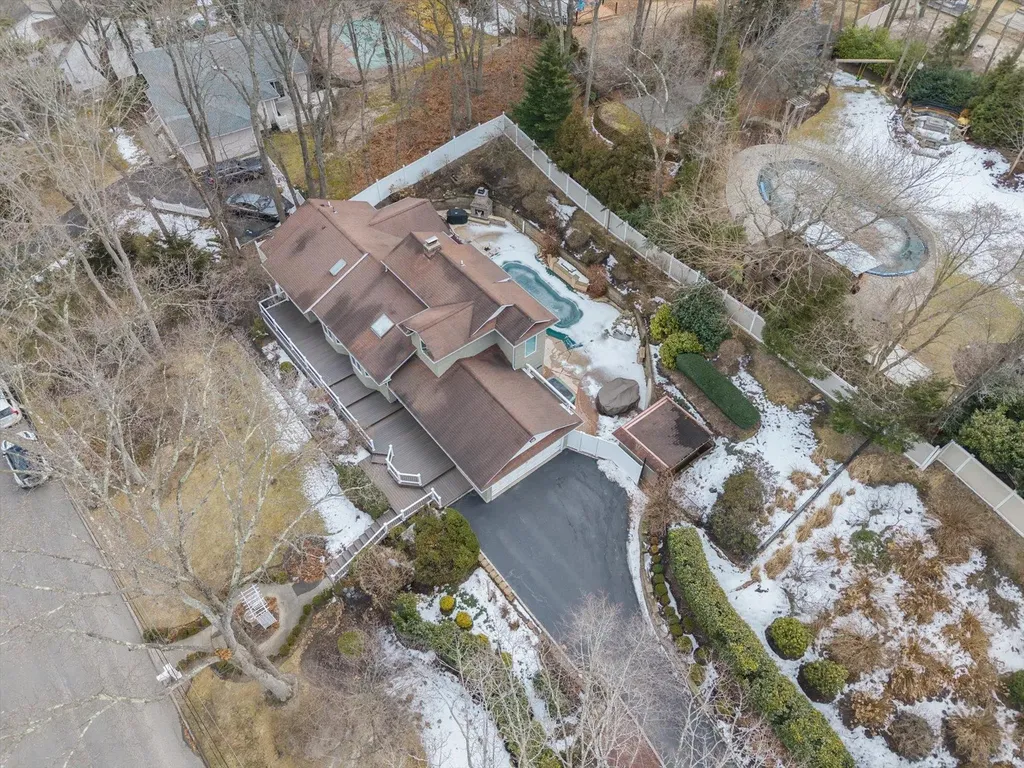 94 Lone Oak Path Smithtown NY 11787