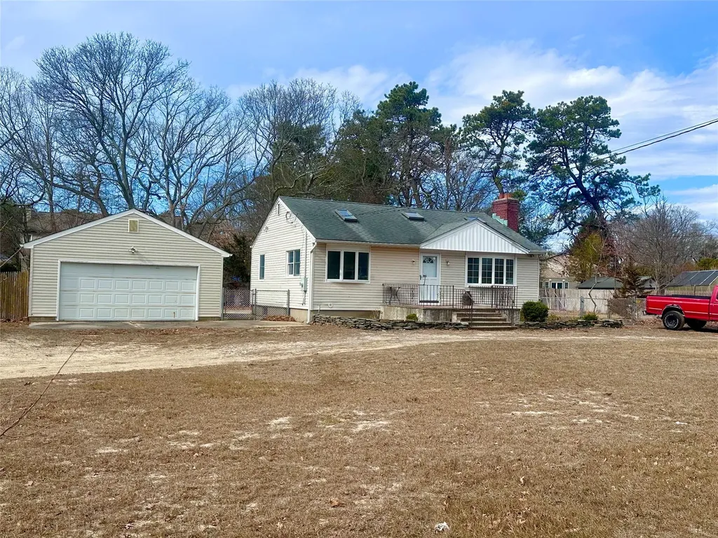 88 N Coleman Road Brookhaven NY 11720