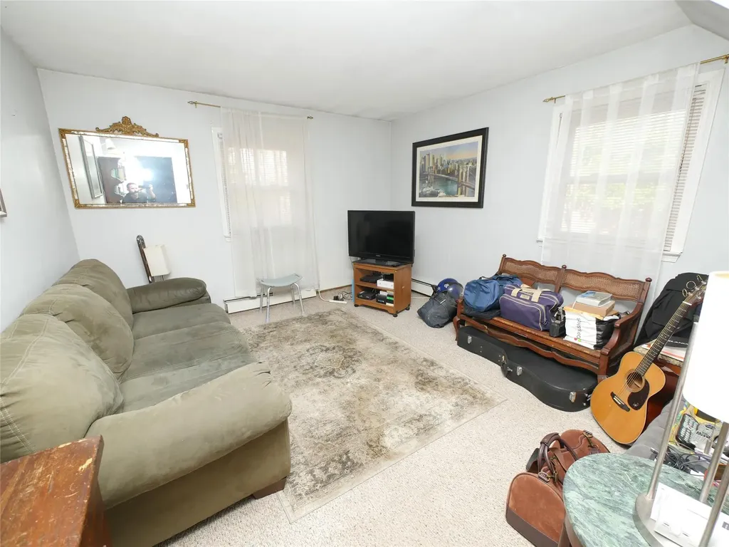72 Wards Lane Bellport NY 11713