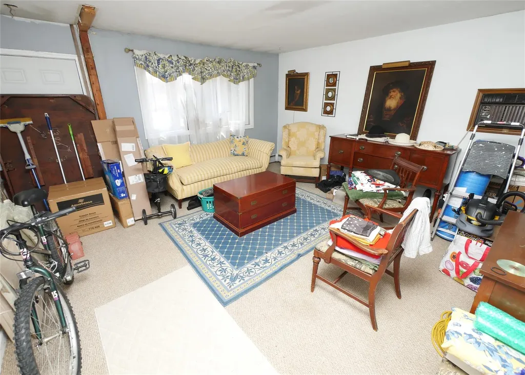 72 Wards Lane Bellport NY 11713