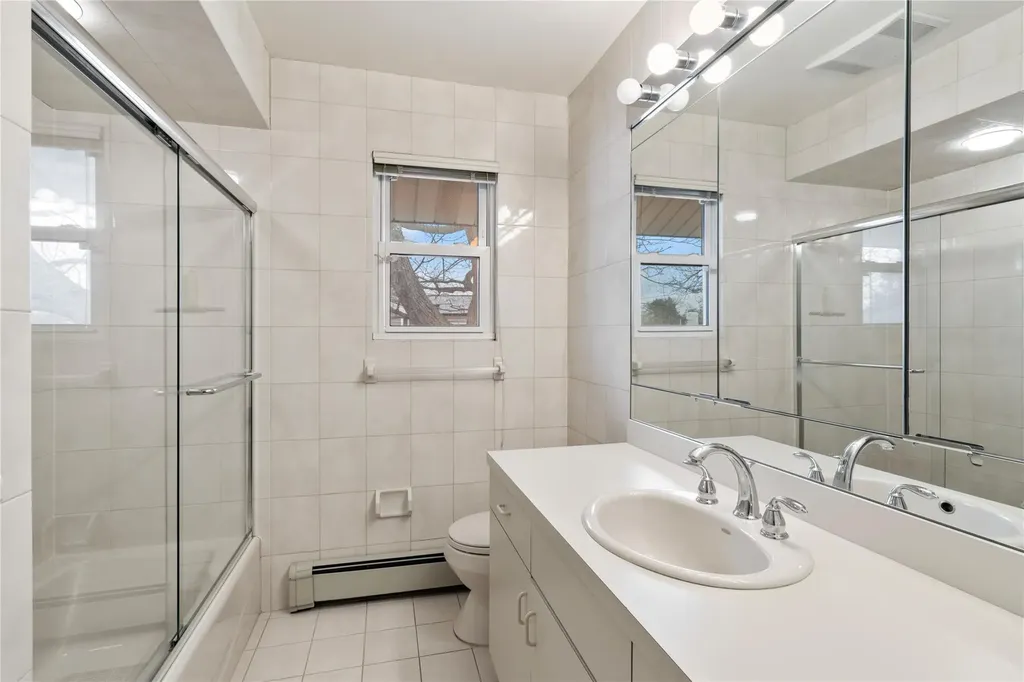 256 Forest Drive Jericho NY 11753