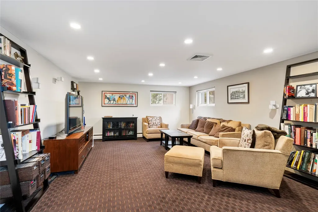 256 Forest Drive Jericho NY 11753
