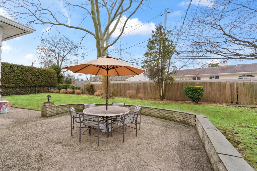 256 Forest Drive Jericho NY 11753