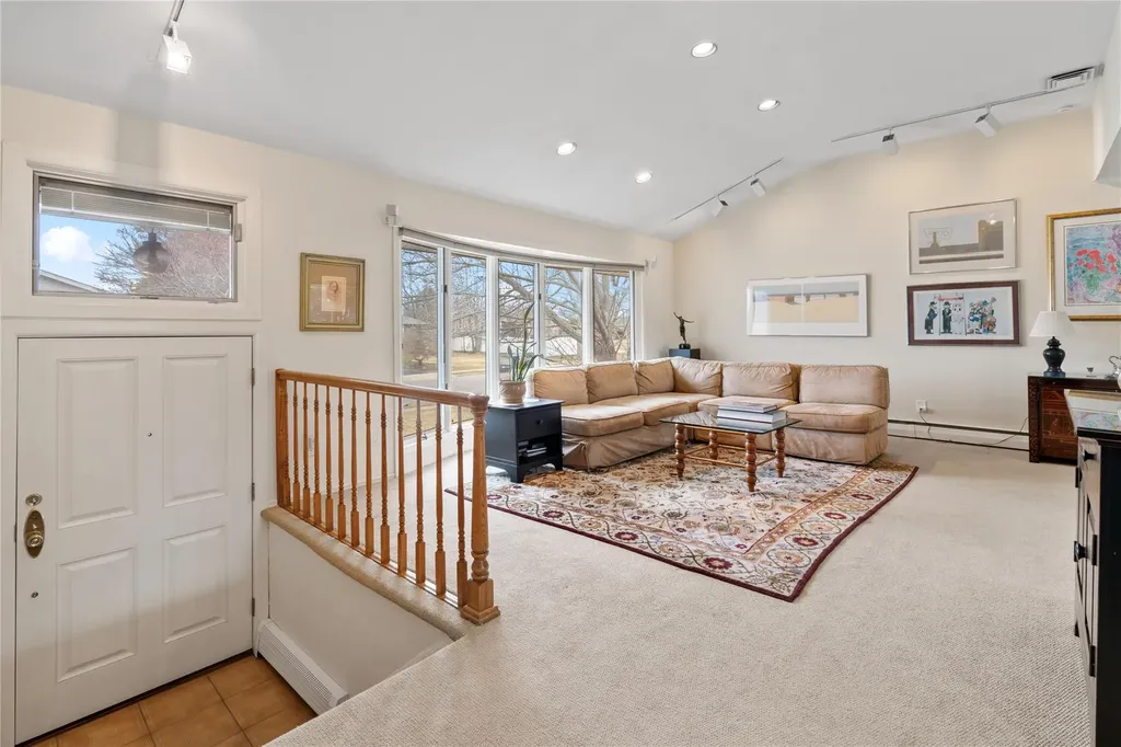256 Forest Drive Jericho NY 11753