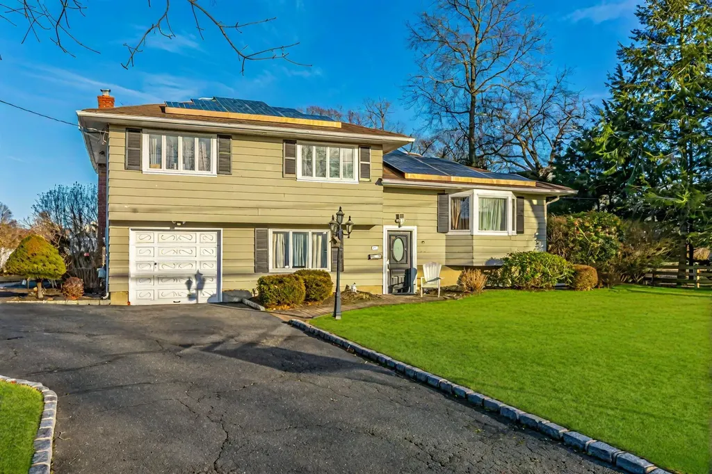 847 Aberdeen Road Bay Shore NY 11706
