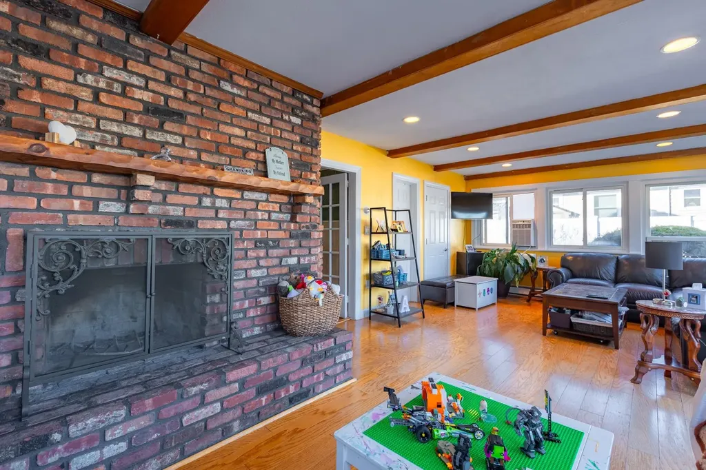 847 Aberdeen Road Bay Shore NY 11706