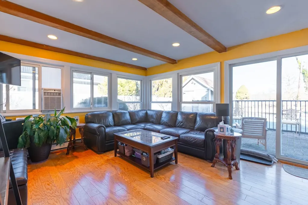 847 Aberdeen Road Bay Shore NY 11706