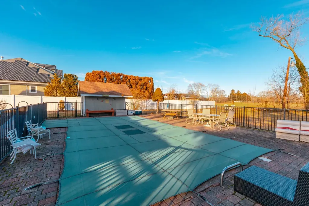 847 Aberdeen Road Bay Shore NY 11706