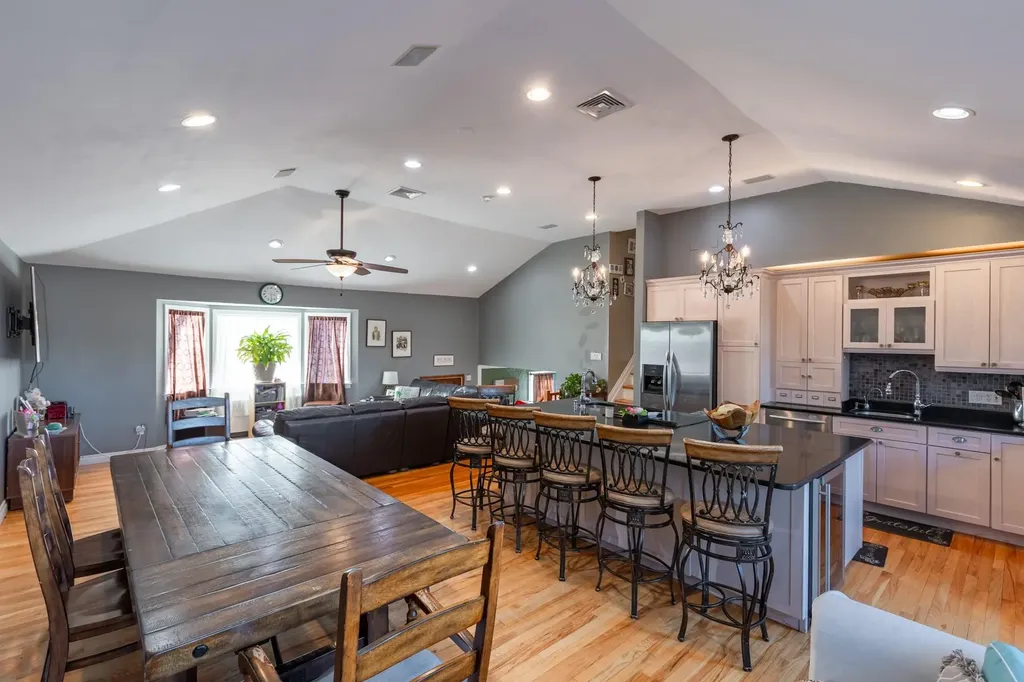 847 Aberdeen Road Bay Shore NY 11706