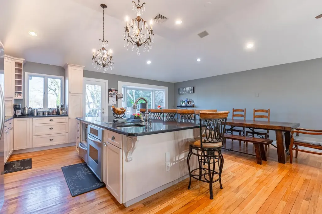 847 Aberdeen Road Bay Shore NY 11706