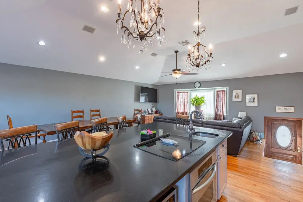 847 Aberdeen Road Bay Shore NY 11706