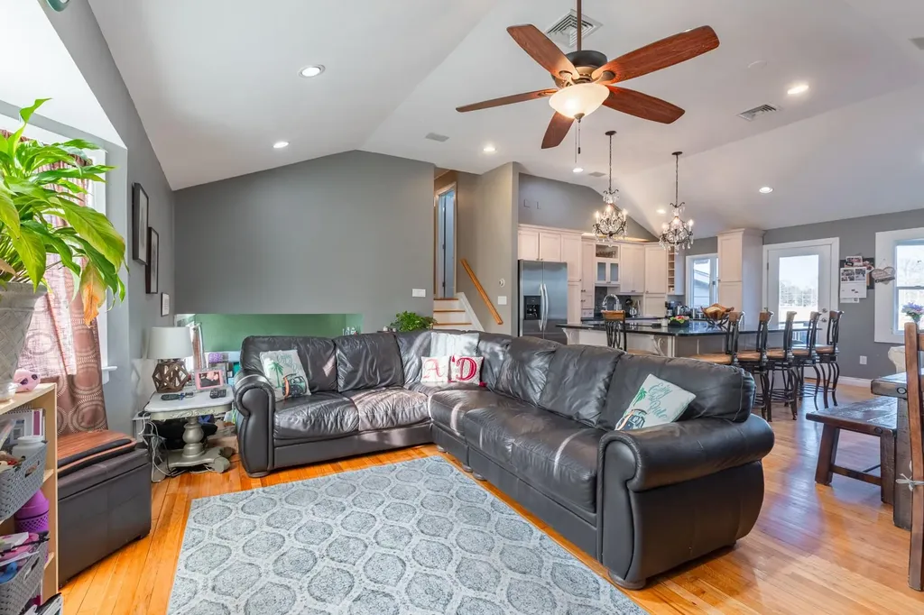 847 Aberdeen Road Bay Shore NY 11706