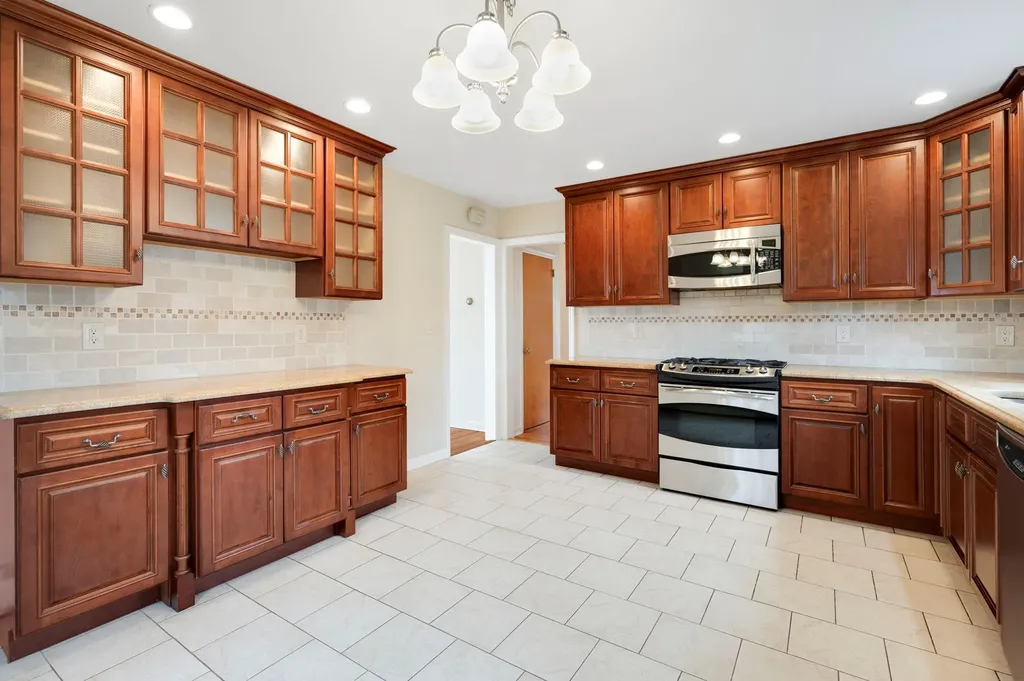 54 Hawthorne Street White Plains NY 10603