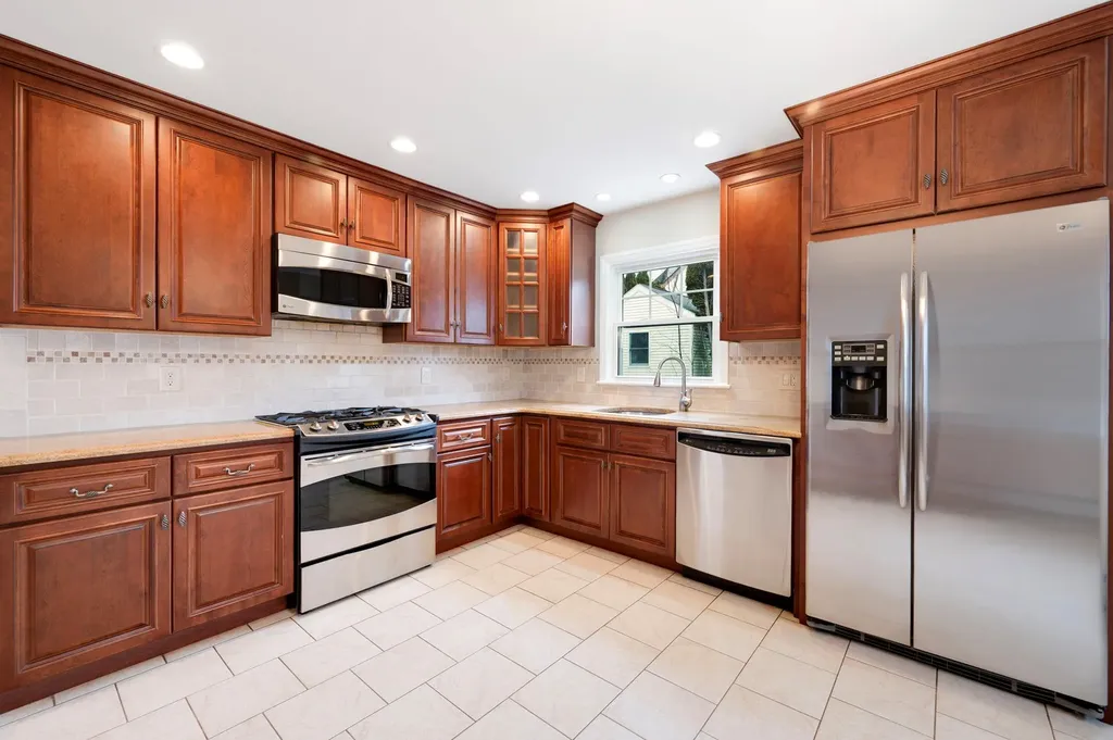 54 Hawthorne Street White Plains NY 10603