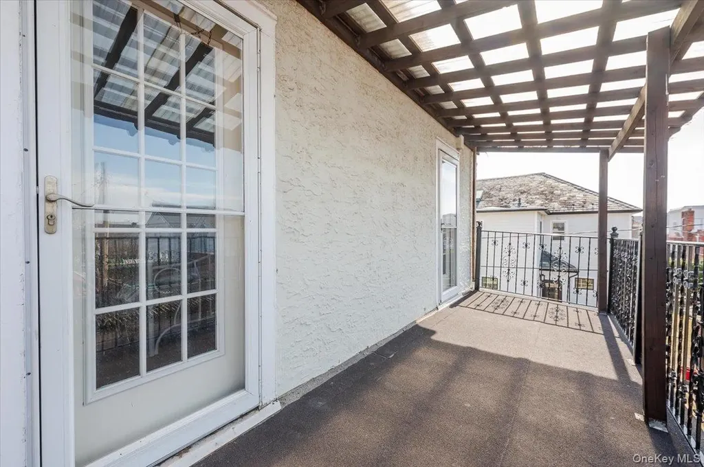 211 Laurelton Boulevard Long Beach NY 11561