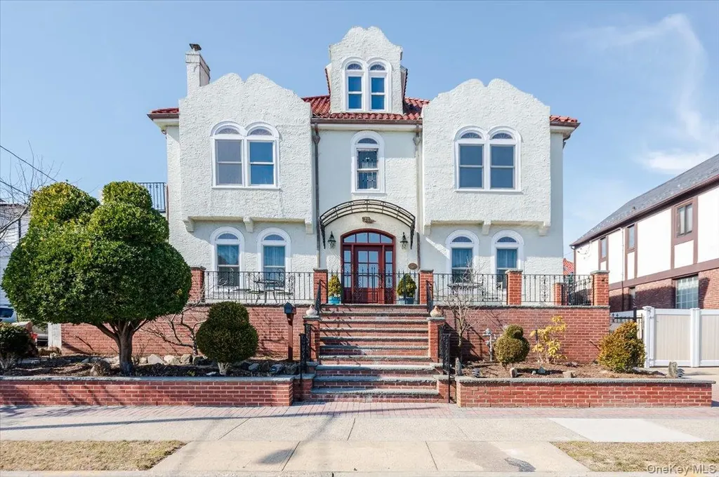 211 Laurelton Boulevard Long Beach NY 11561