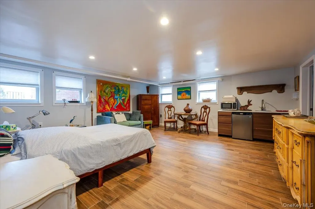 211 Laurelton Boulevard Long Beach NY 11561