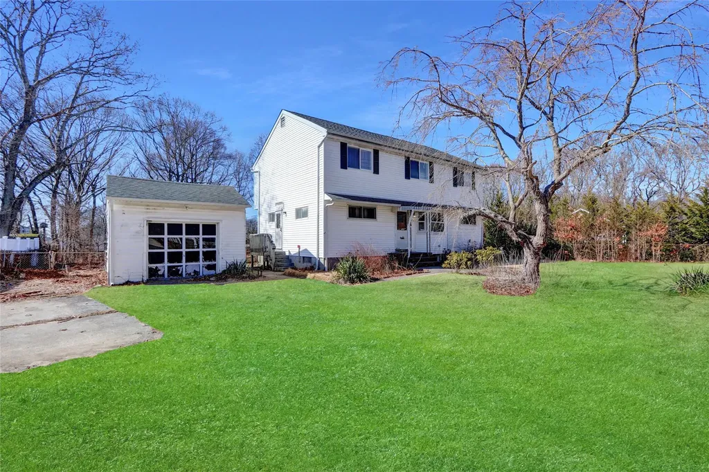 299 Auborn Avenue Brookhaven NY 11967