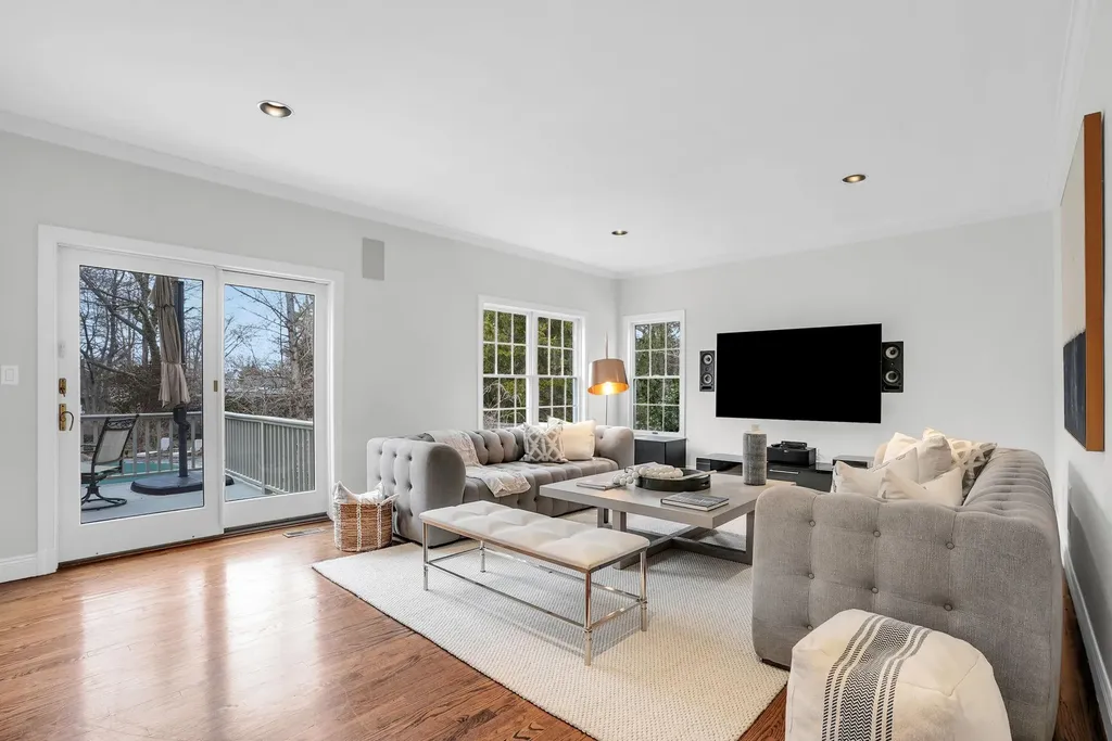 4 Morris Court Rye NY 10580