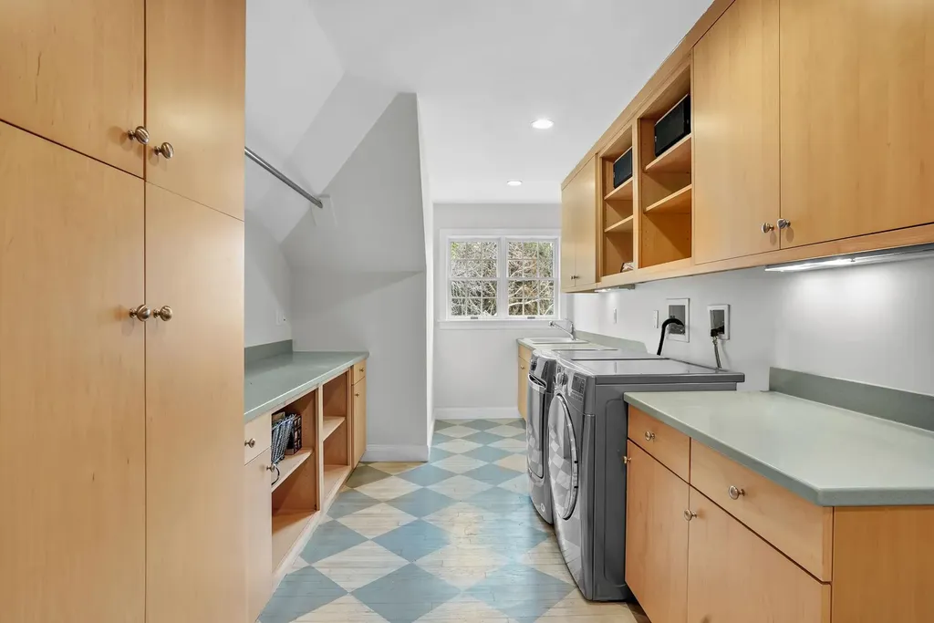 4 Morris Court Rye NY 10580