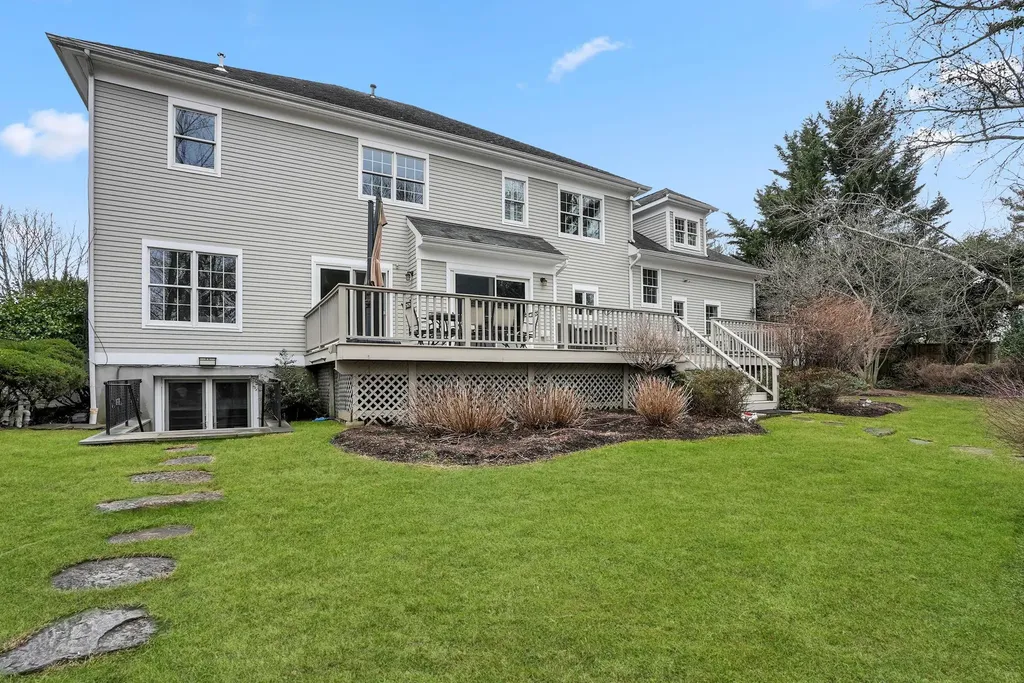 4 Morris Court Rye NY 10580