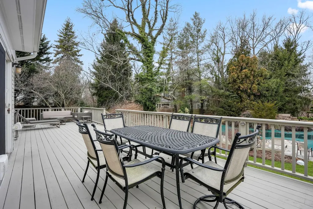 4 Morris Court Rye NY 10580