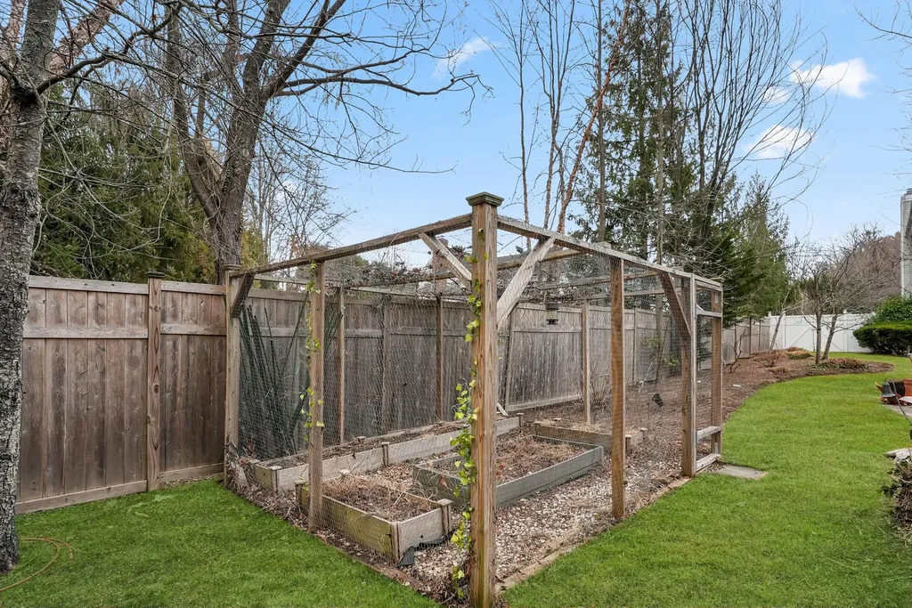 4 Morris Court Rye NY 10580
