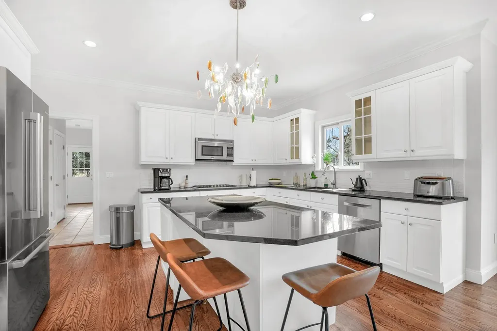 4 Morris Court Rye NY 10580