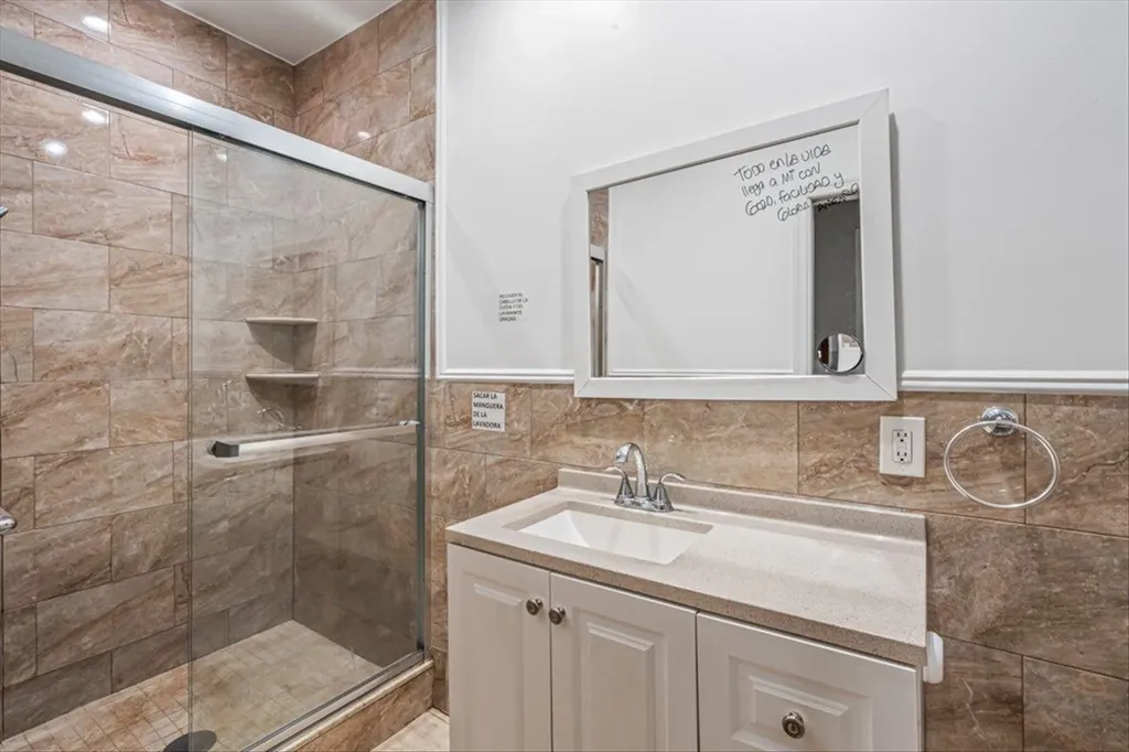 8060 88th Road Woodhaven NY 11421