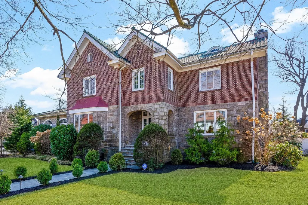 43 Cherry Avenue New Rochelle NY 10801