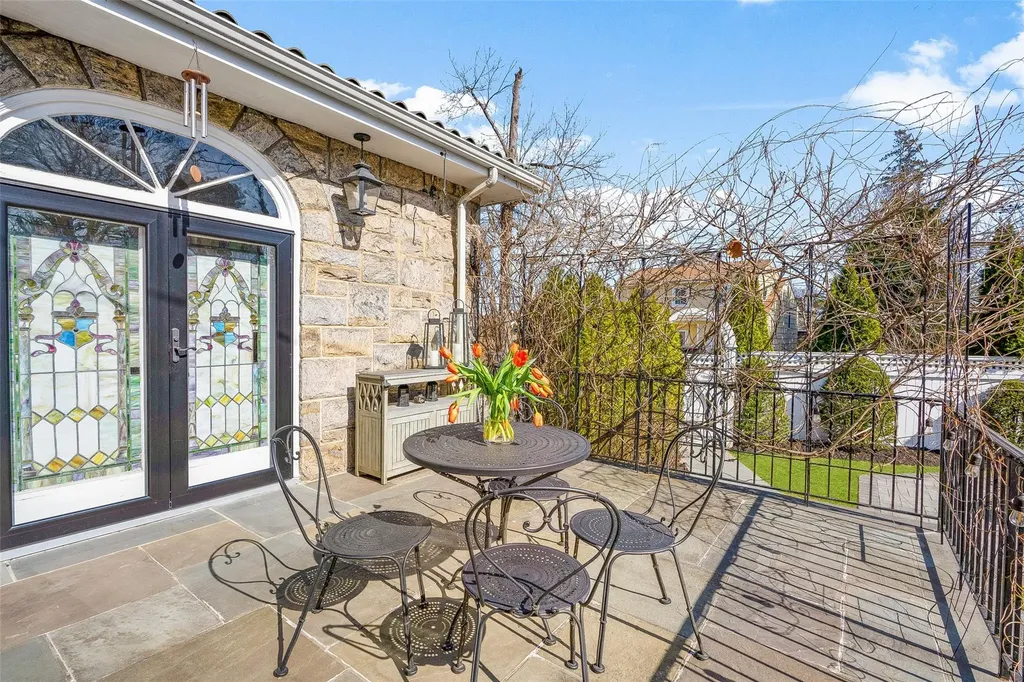 43 Cherry Avenue New Rochelle NY 10801