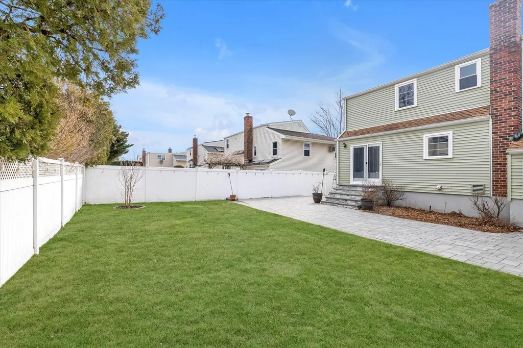 3427 5th Street Oceanside NY 11572