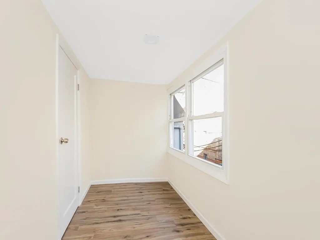 154 Summit Place Bronx NY 10463