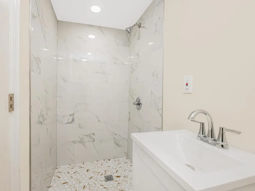 154 Summit Place Bronx NY 10463