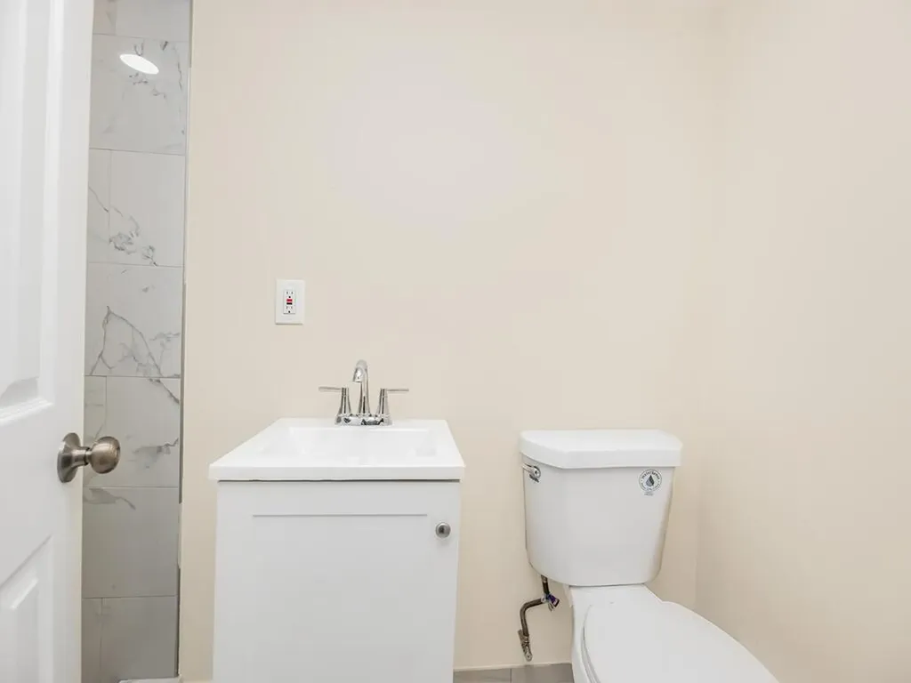 154 Summit Place Bronx NY 10463