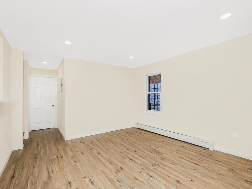 154 Summit Place Bronx NY 10463